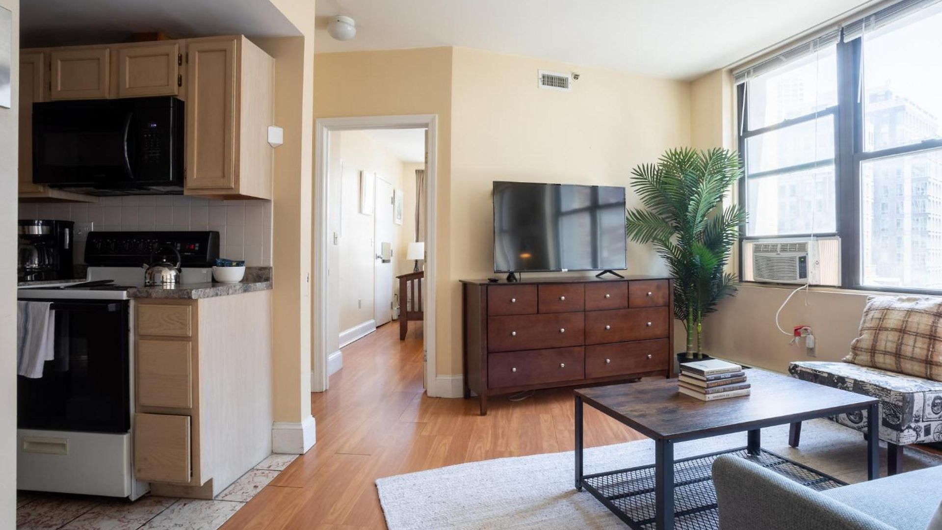 Financial District Charm And Close Walk To Downtown *