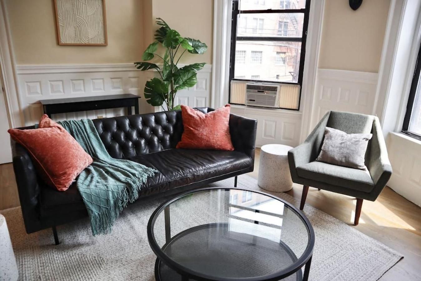 Lovely Fenway 1br In Historic Building Boston