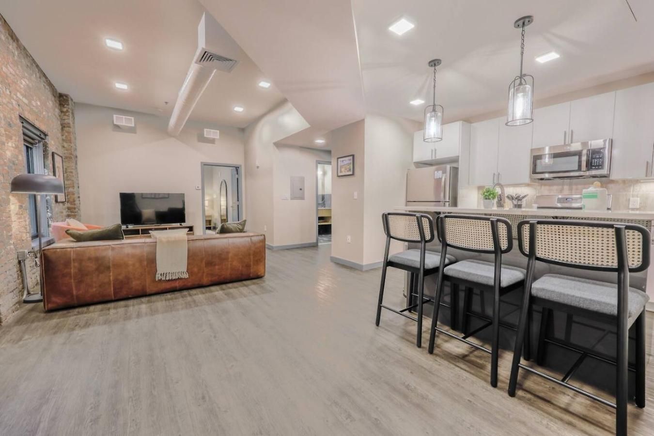 Apartment Charming 1 Bedroom Laundry In Unit Boston