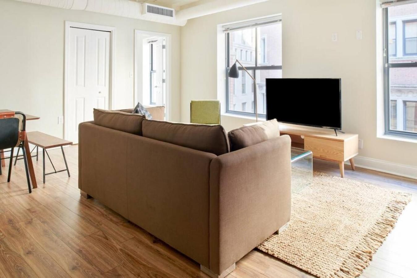 Apartment Bold And Spacious 2 Bed In Financial District *