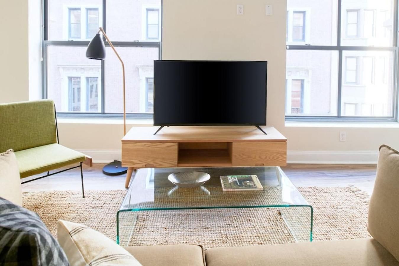 Bold And Spacious 2 Bed In Financial District *