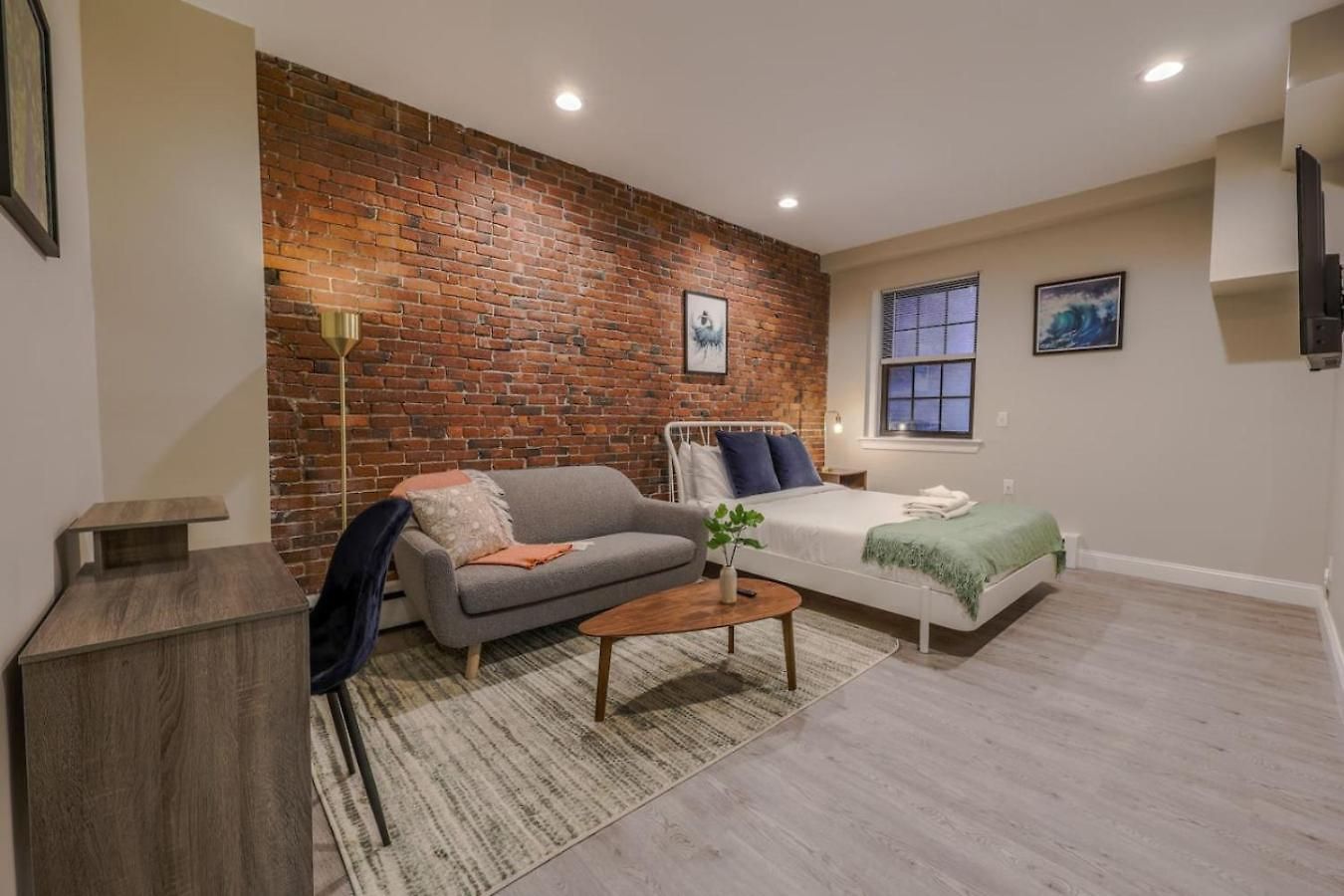 Modern Simple South End Apartment