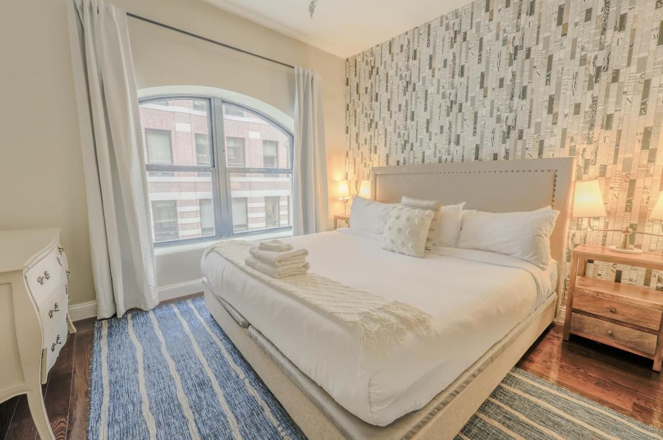 Gorgeous 2br In Financial District Apartment