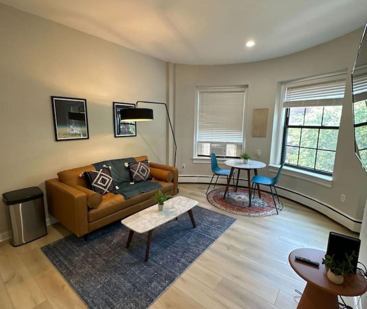 Spacious Back Bay Apartment *