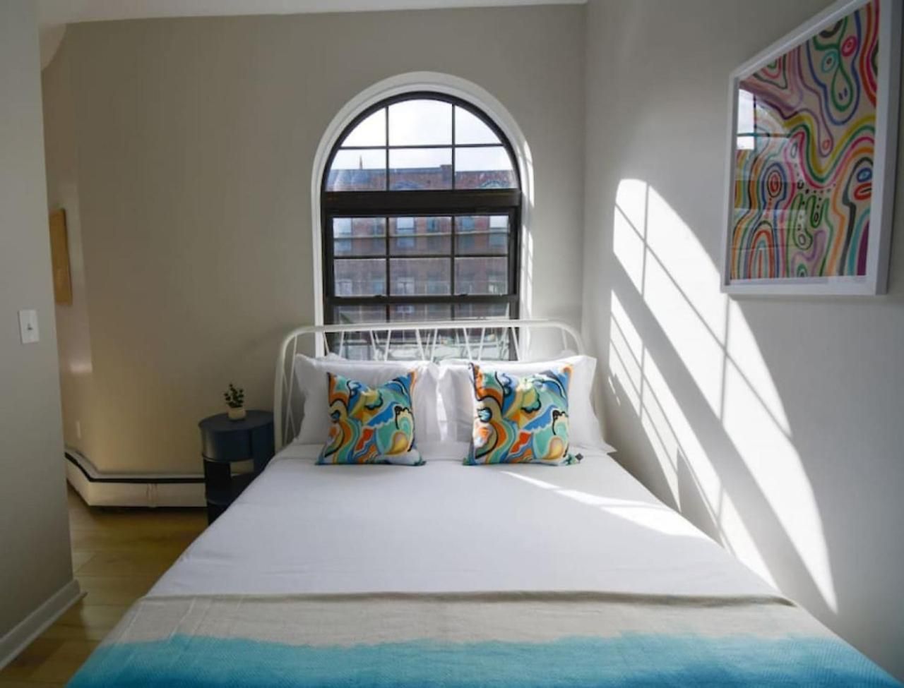 Comfy Back Bay Alcove Apartment