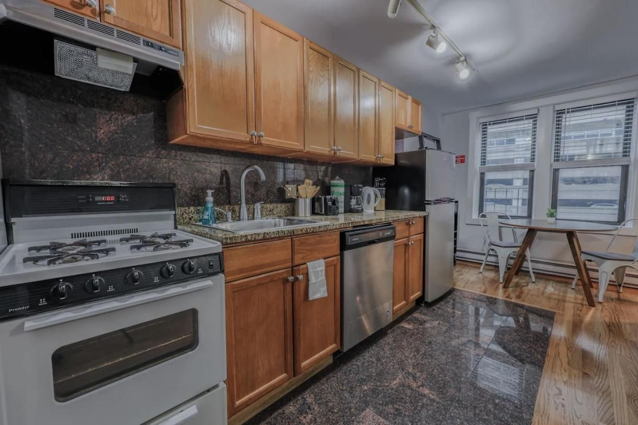 Theater District Cozy 1 Br Apartment