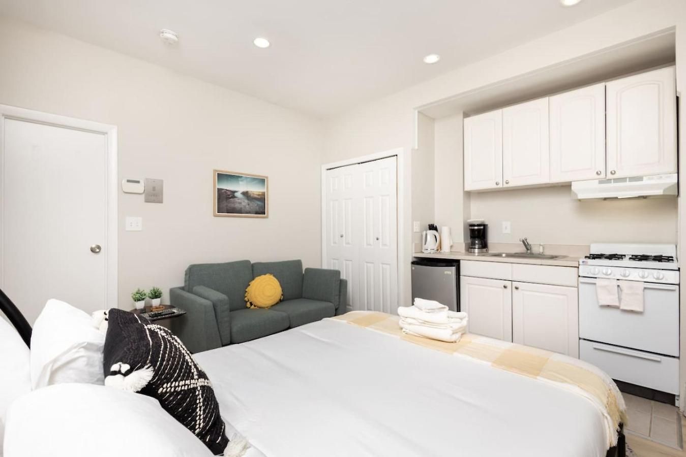 Back Bay Simple Apartment