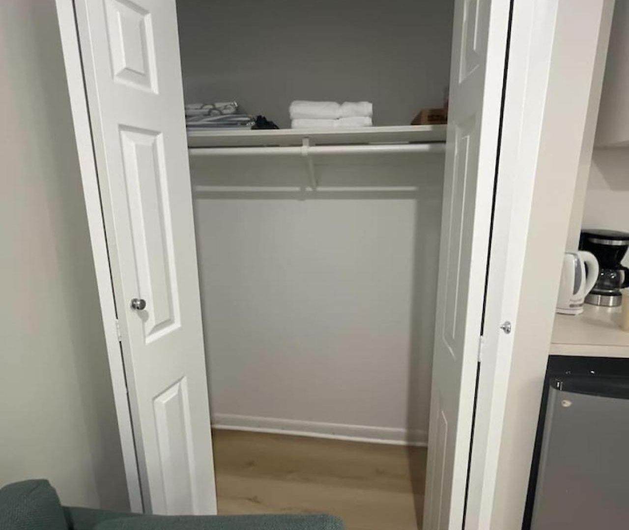 Back Bay Simple Apartment Boston
