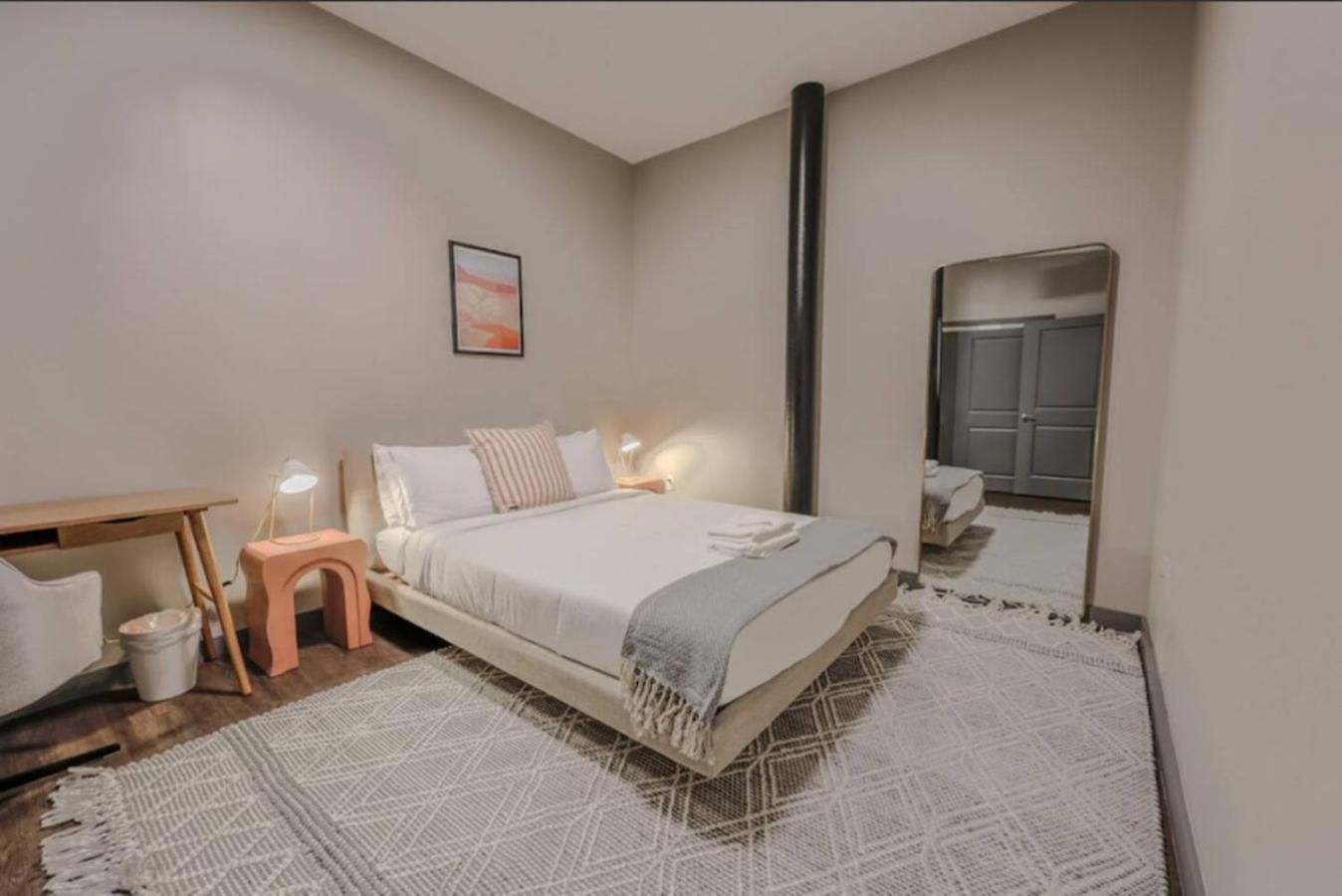 Apartment Chic Modern 2 Bed With Exposed Brick *