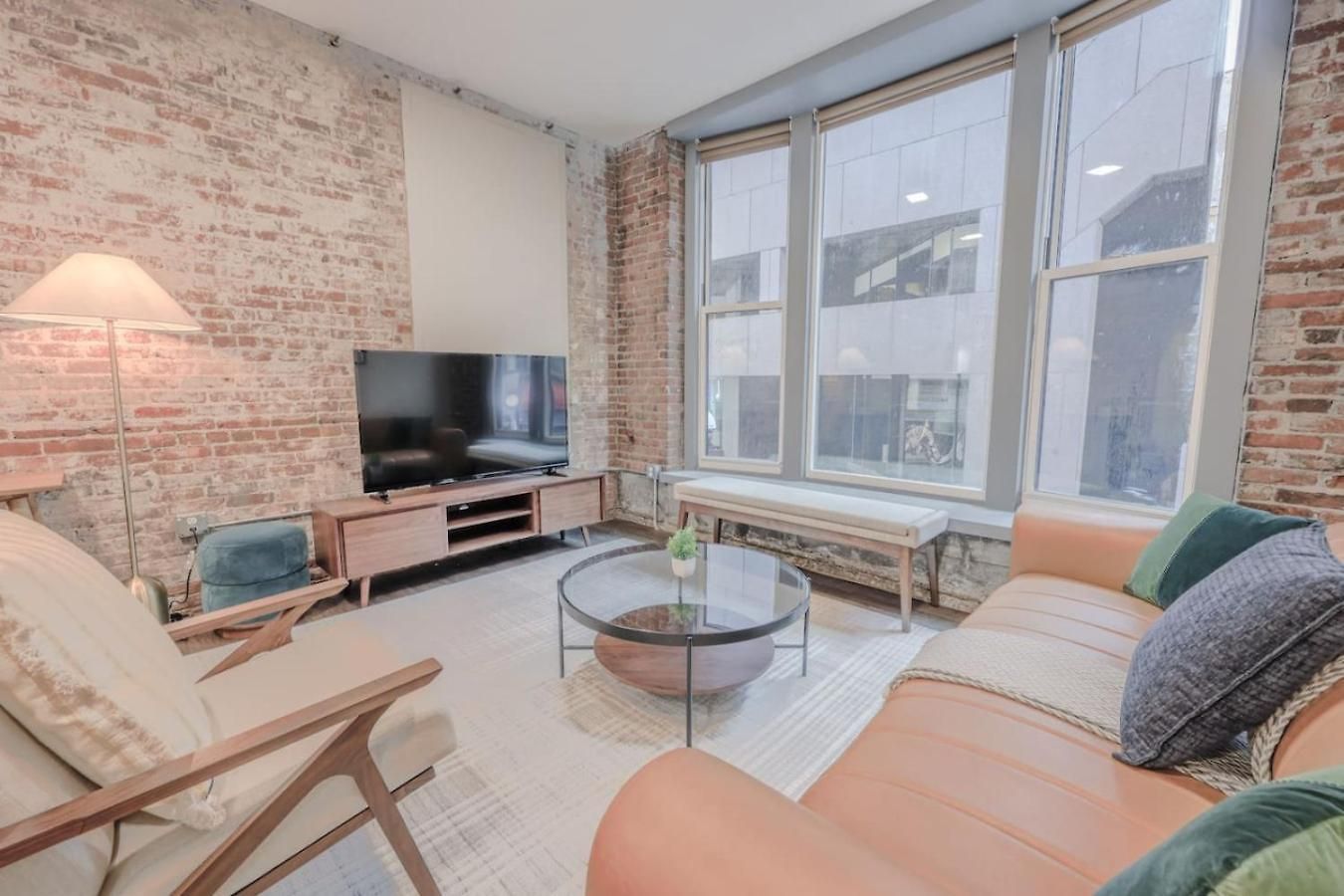 Downton Luxurious 2 Bed Apartment Boston