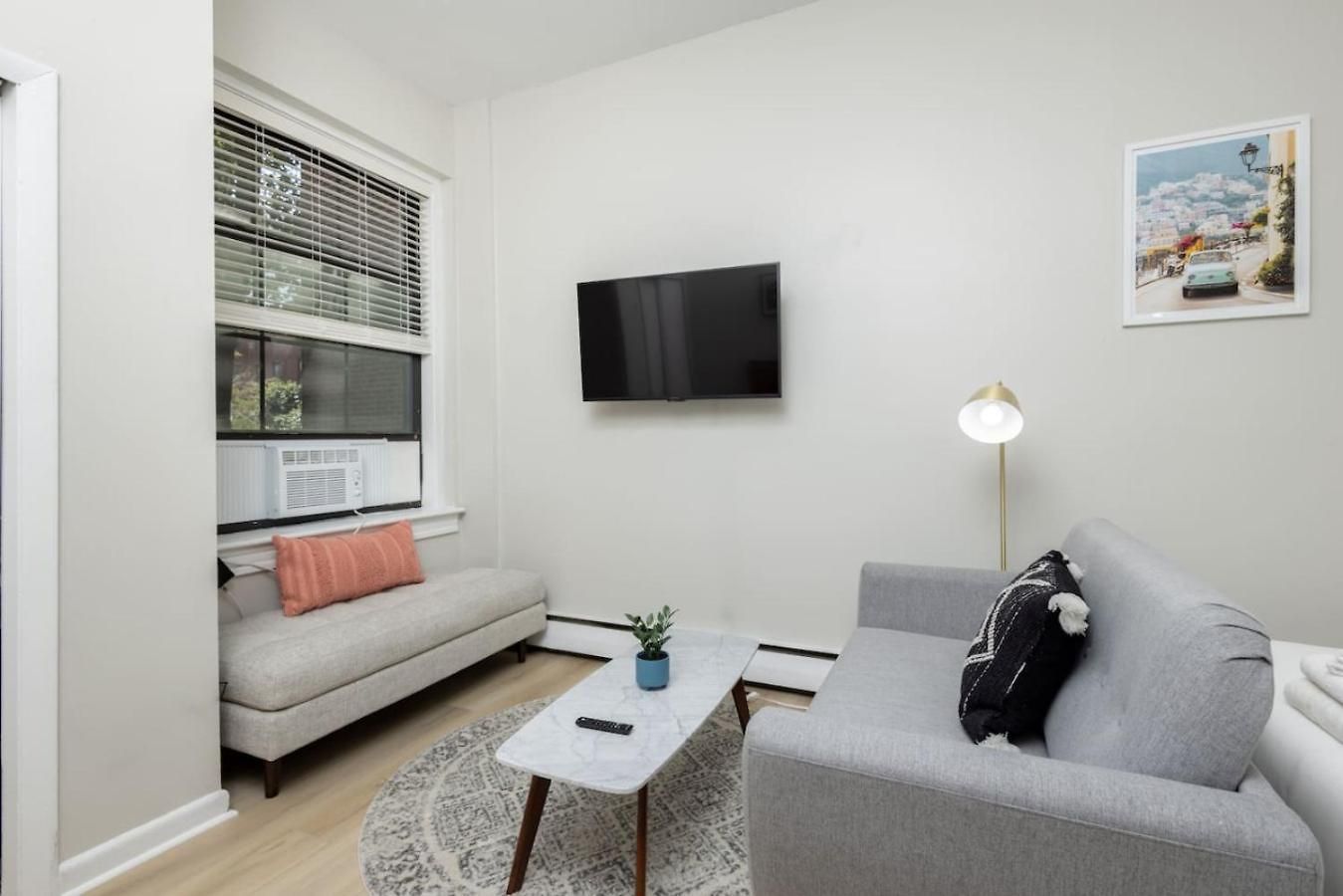 Apartment Centrally Located Basic Boston