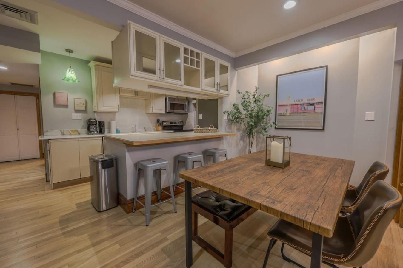 Classic 2bed 2bath W Patio In Back Bay Boston