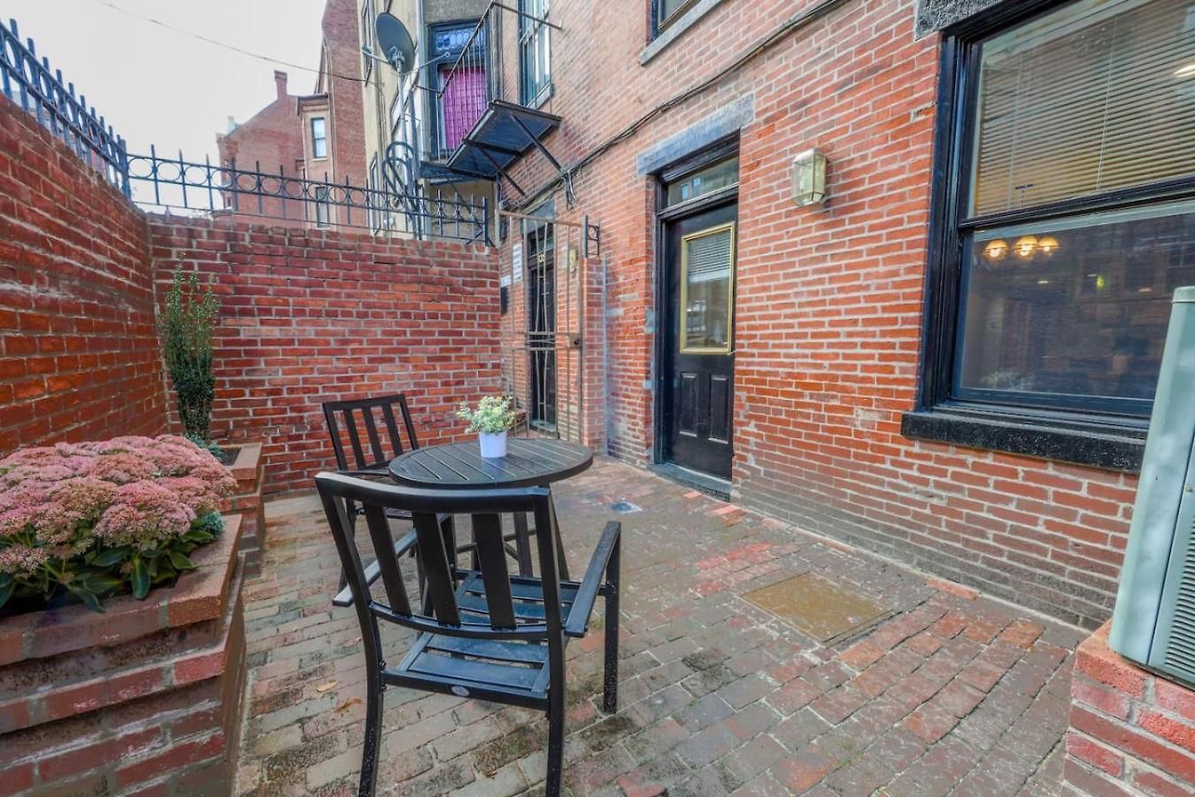 Apartment Classic 2bed 2bath W Patio In Back Bay Boston