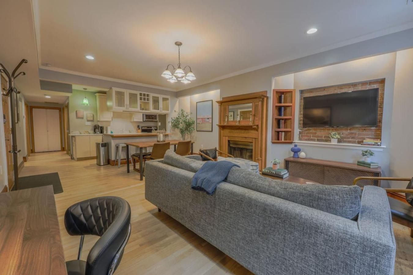 Apartment Classic 2bed 2bath W Patio In Back Bay