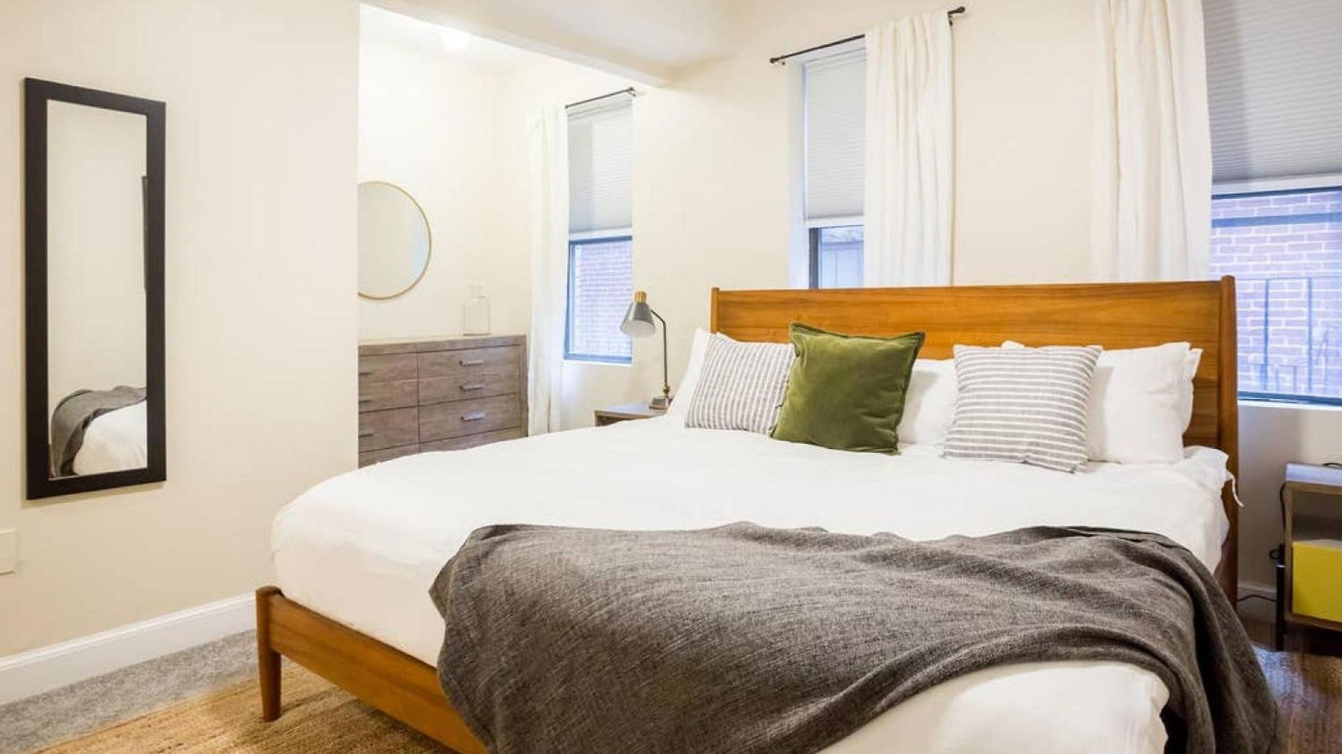 Perfect North End 2br 2ba Laundry