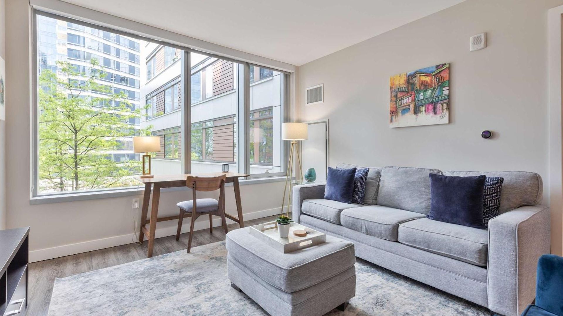Luxury In Seaport With Gym