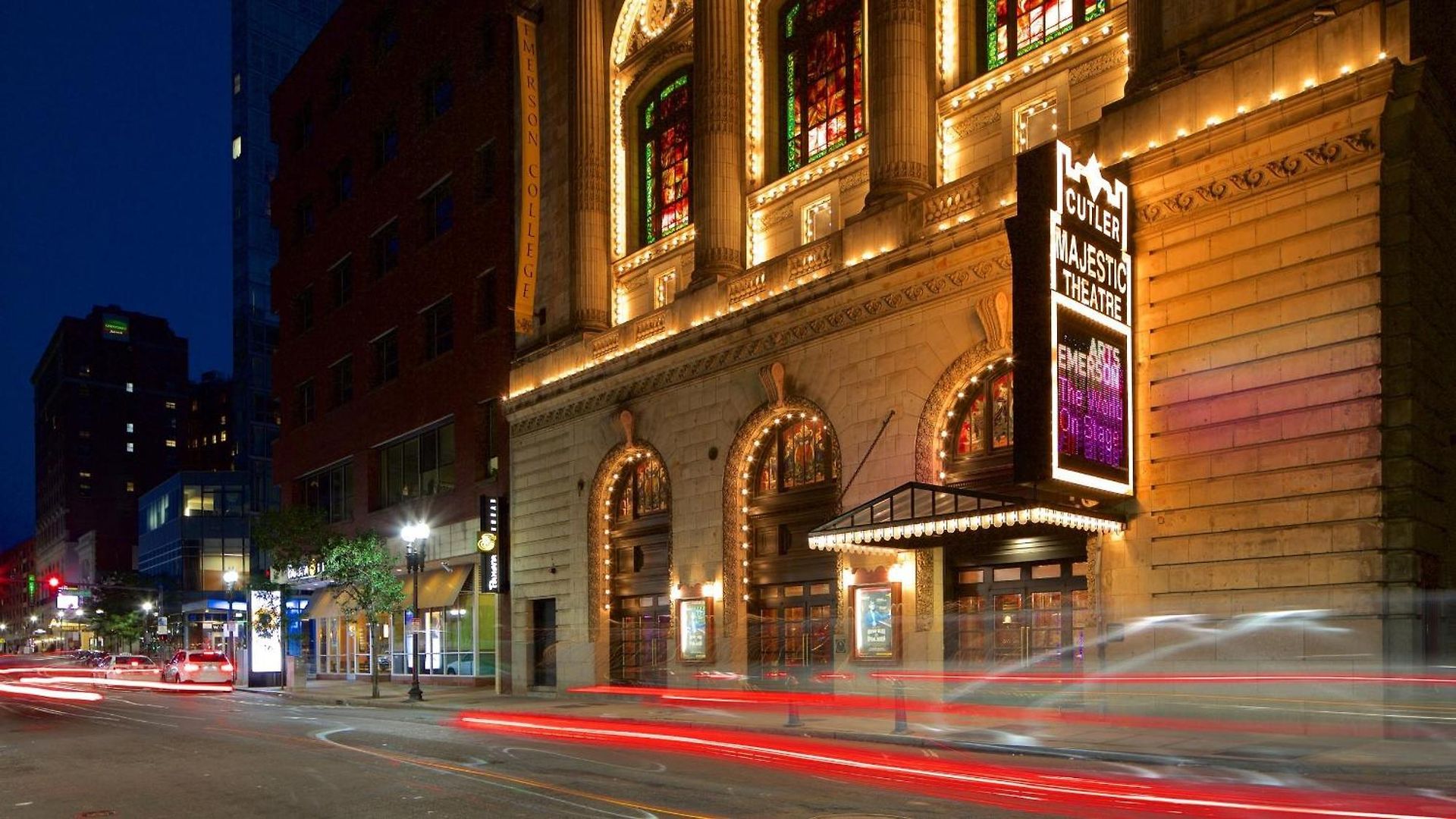 1br In The Heart Of Downtown Famous Nightlife Theater District With Bed Full Of Promises Td Garden Common Park Mbta Apartment *