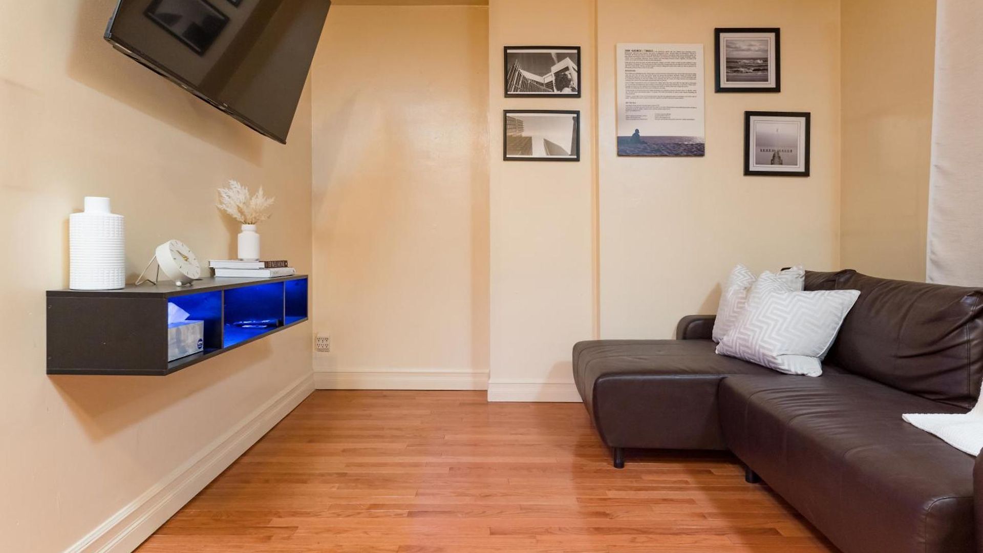 1br In The Heart Of Downtown Famous Nightlife Theater District With Bed Full Of Promises Td Garden Common Park Mbta Apartment Boston
