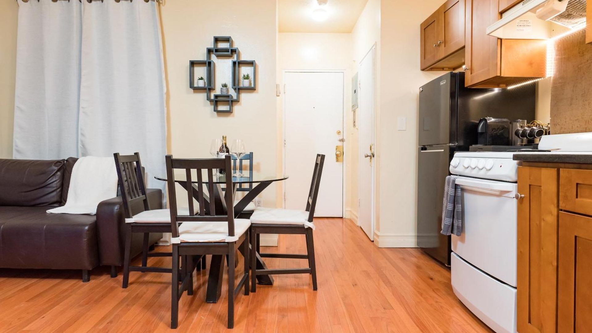 Apartment 1br In The Heart Of Downtown Famous Nightlife Theater District With Bed Full Of Promises Td Garden Common Park Mbta