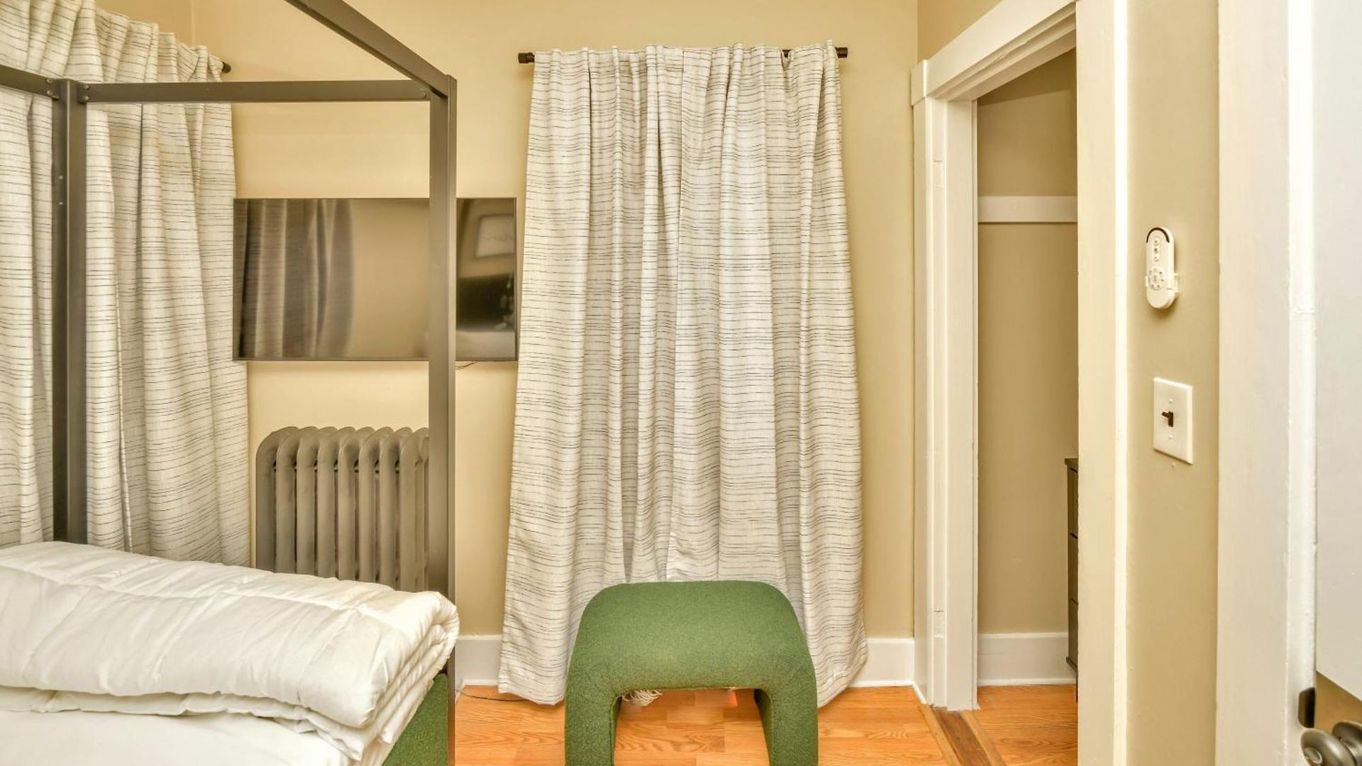 Modern Comfort Apartment Boston