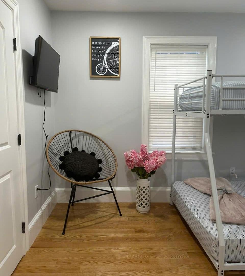 85b Brand New 3br, 2ba, Walk To Transit, Near Apartment *