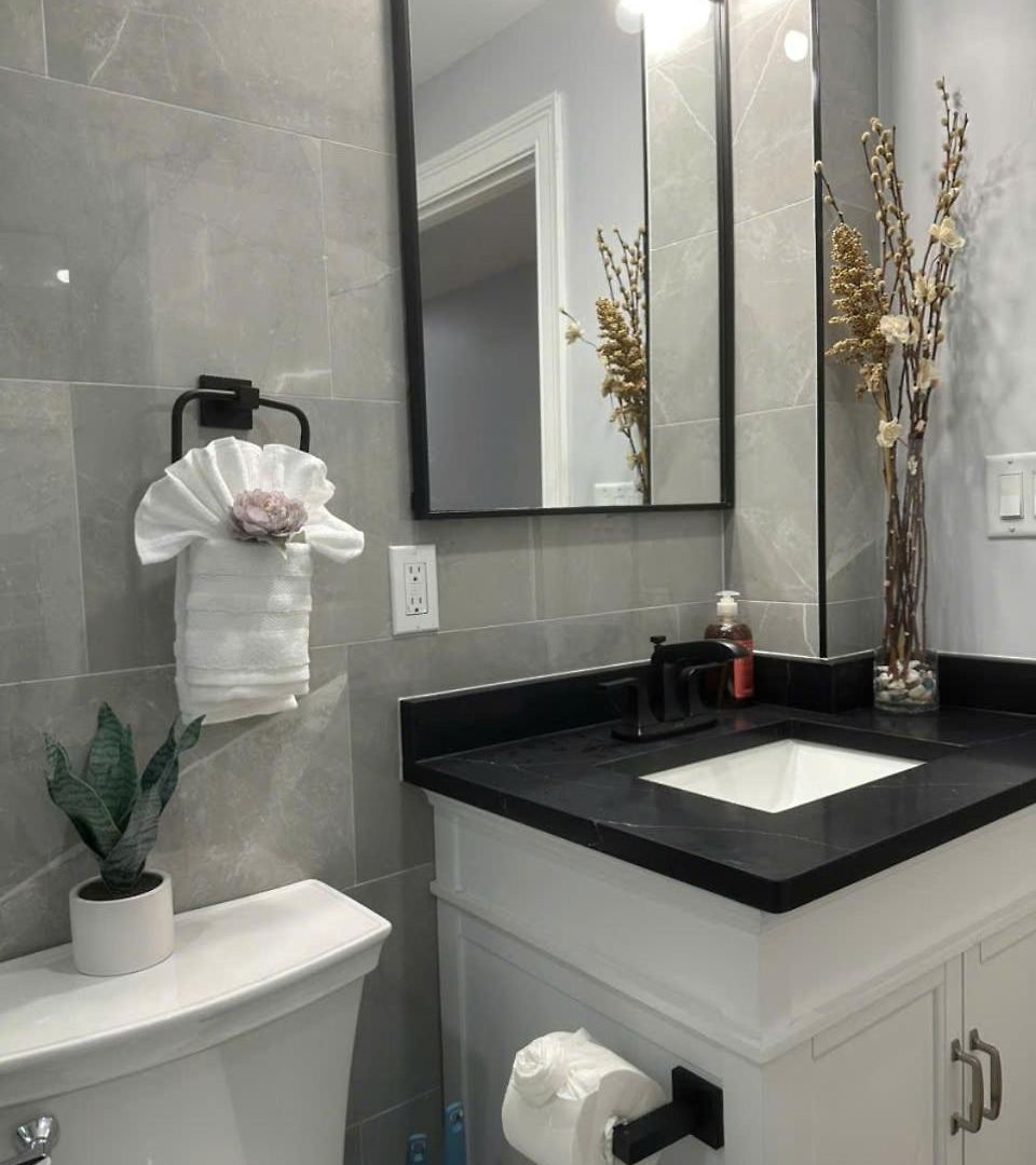 85b Brand New 3br, 2ba, Walk To Transit, Near *