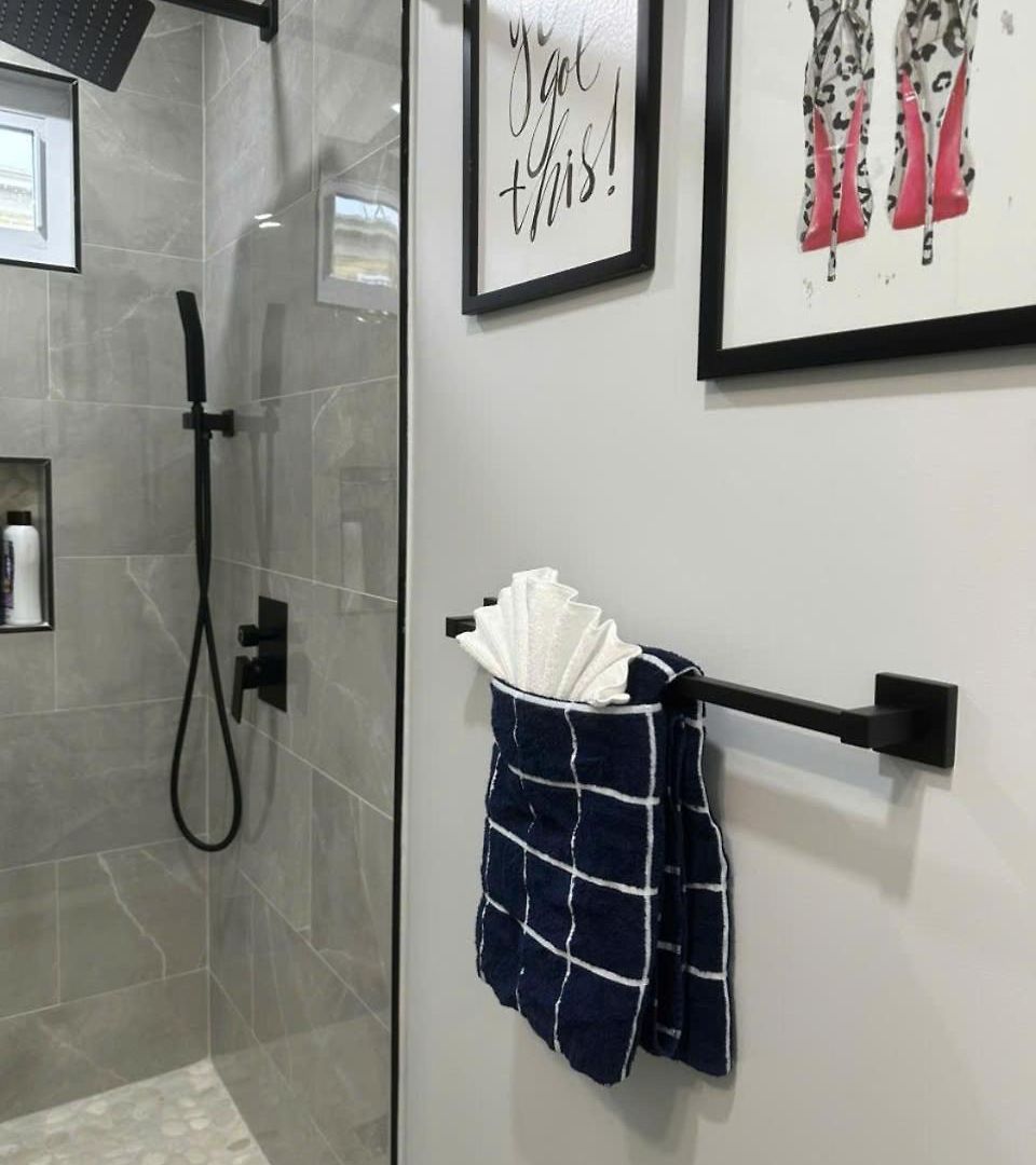 85b Brand New 3br, 2ba, Walk To Transit, Near Apartment