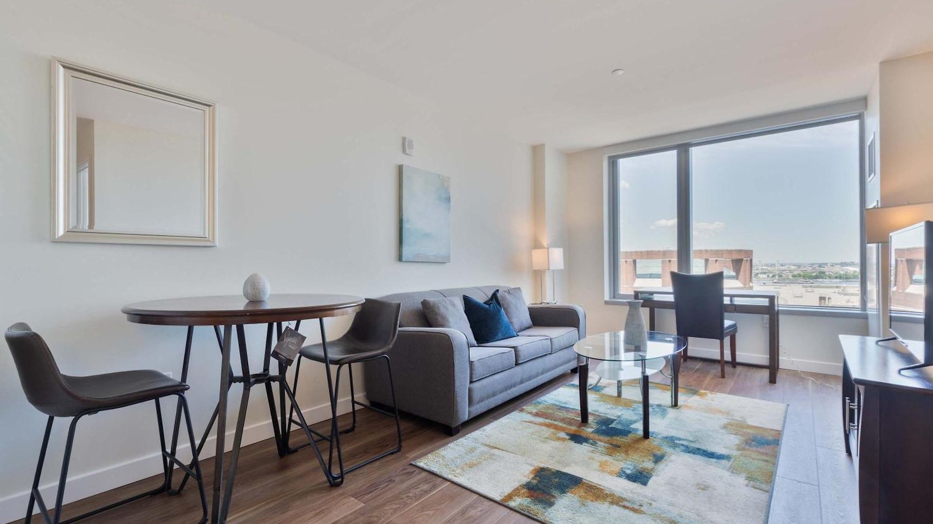 Apartment Luxury Seaport With Gym And Pool
