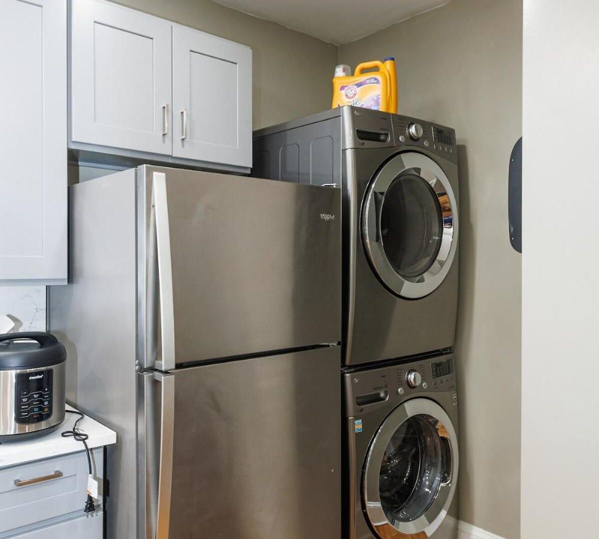 Apartment In-unit Laundry Your Family And Friends Space