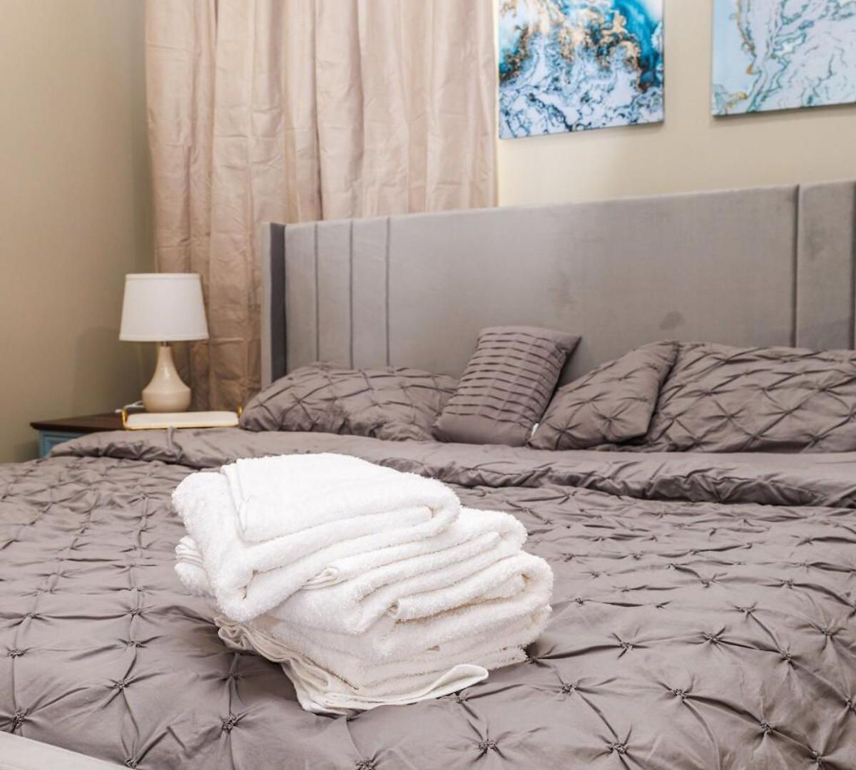 In-unit Laundry Your Family And Friends Space *