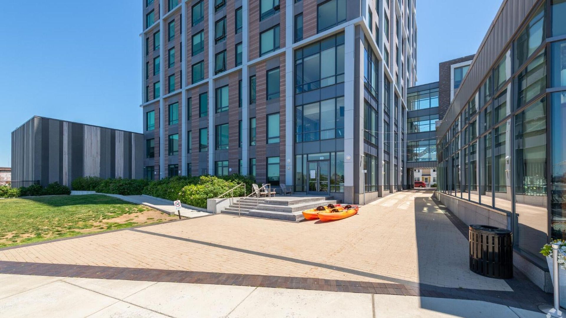 Luxury By Hyatus Downtown