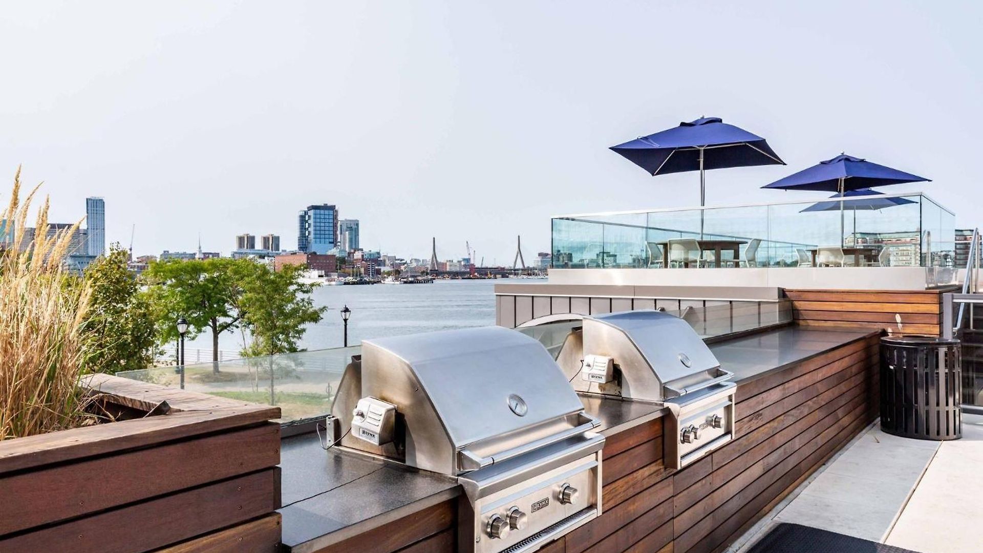 Luxury By Hyatus Downtown Aparthotel 3*