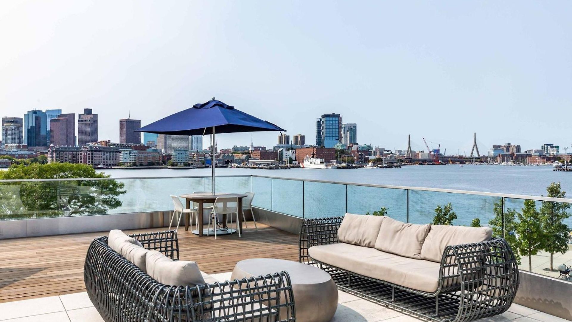 Luxury By Hyatus Downtown Aparthotel 3*