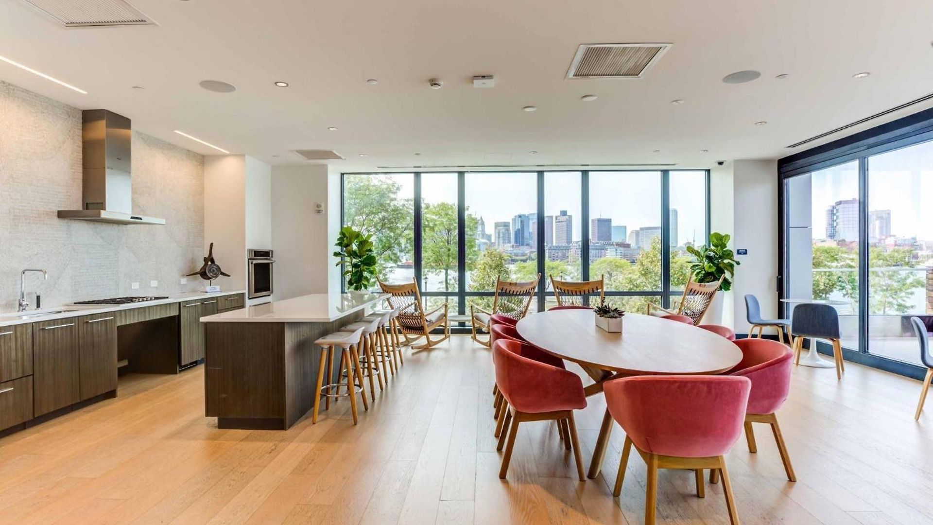 Luxury By Hyatus Downtown 3*