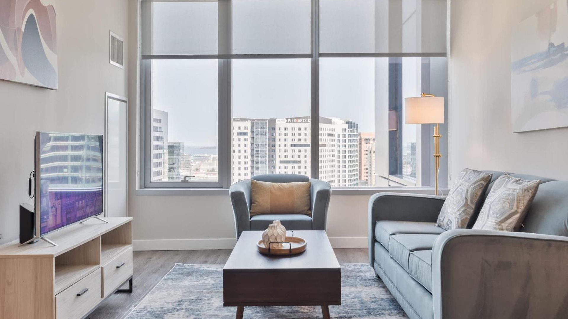 Luxury In Heart Of Seaport *