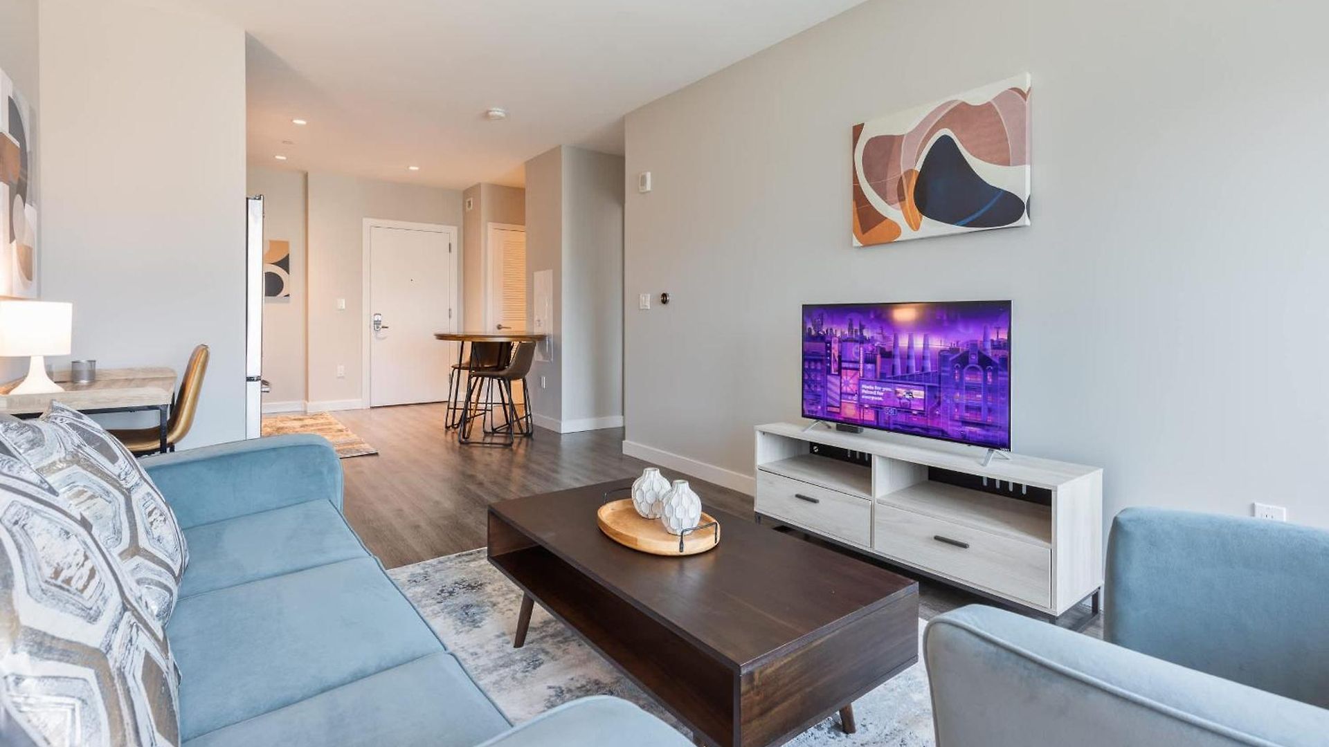 Luxury In Heart Of Seaport Apartment