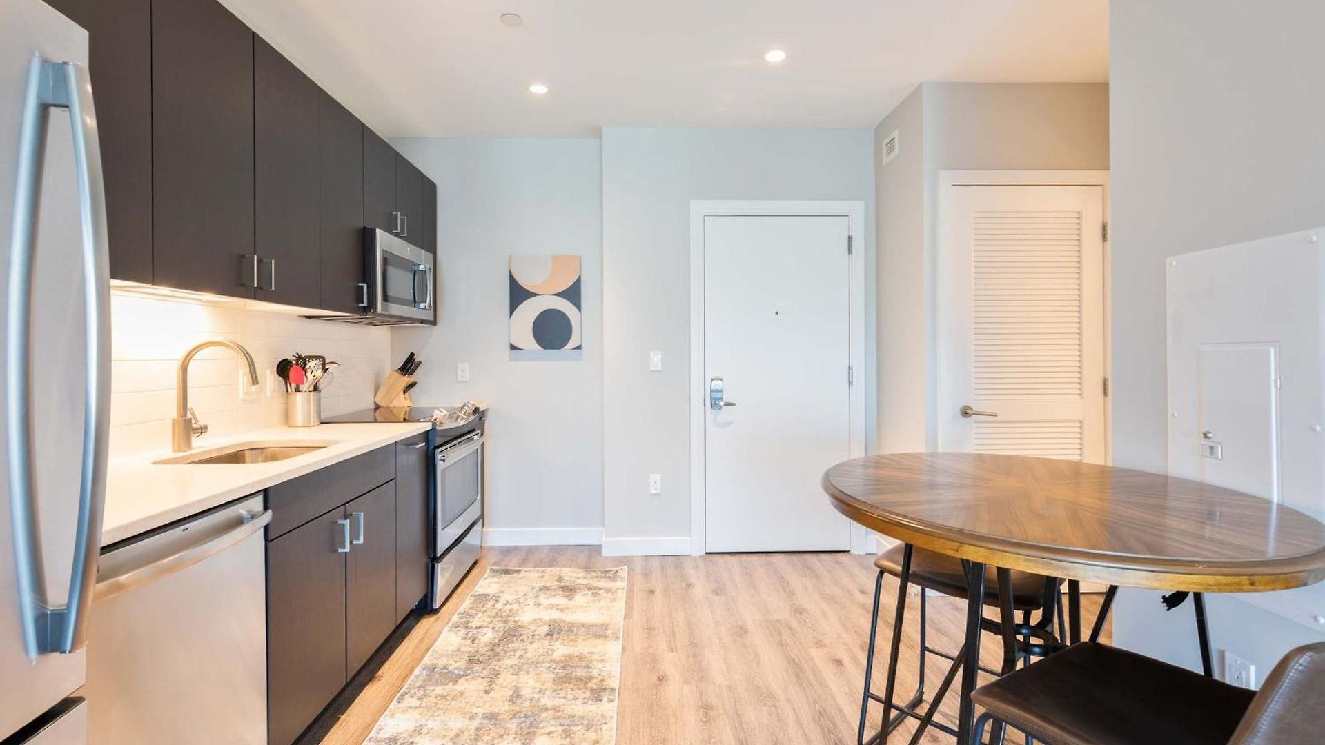 Apartment Luxury In Heart Of Seaport Boston