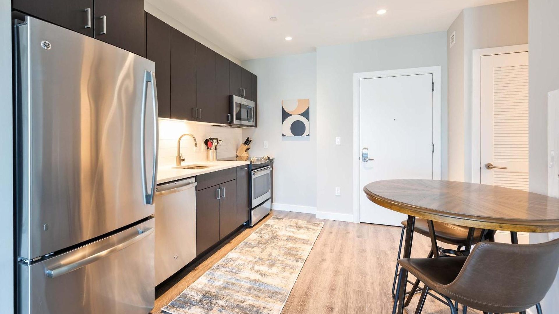 Luxury In Heart Of Seaport Apartment *