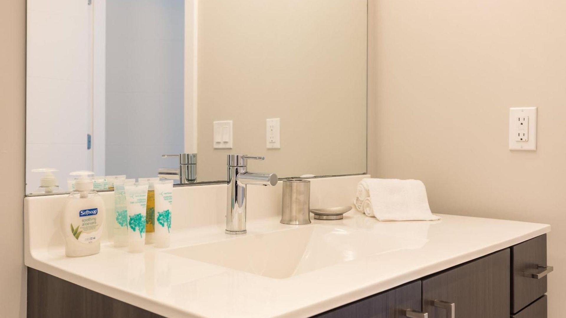Apartment Private Downtown Near Harbor