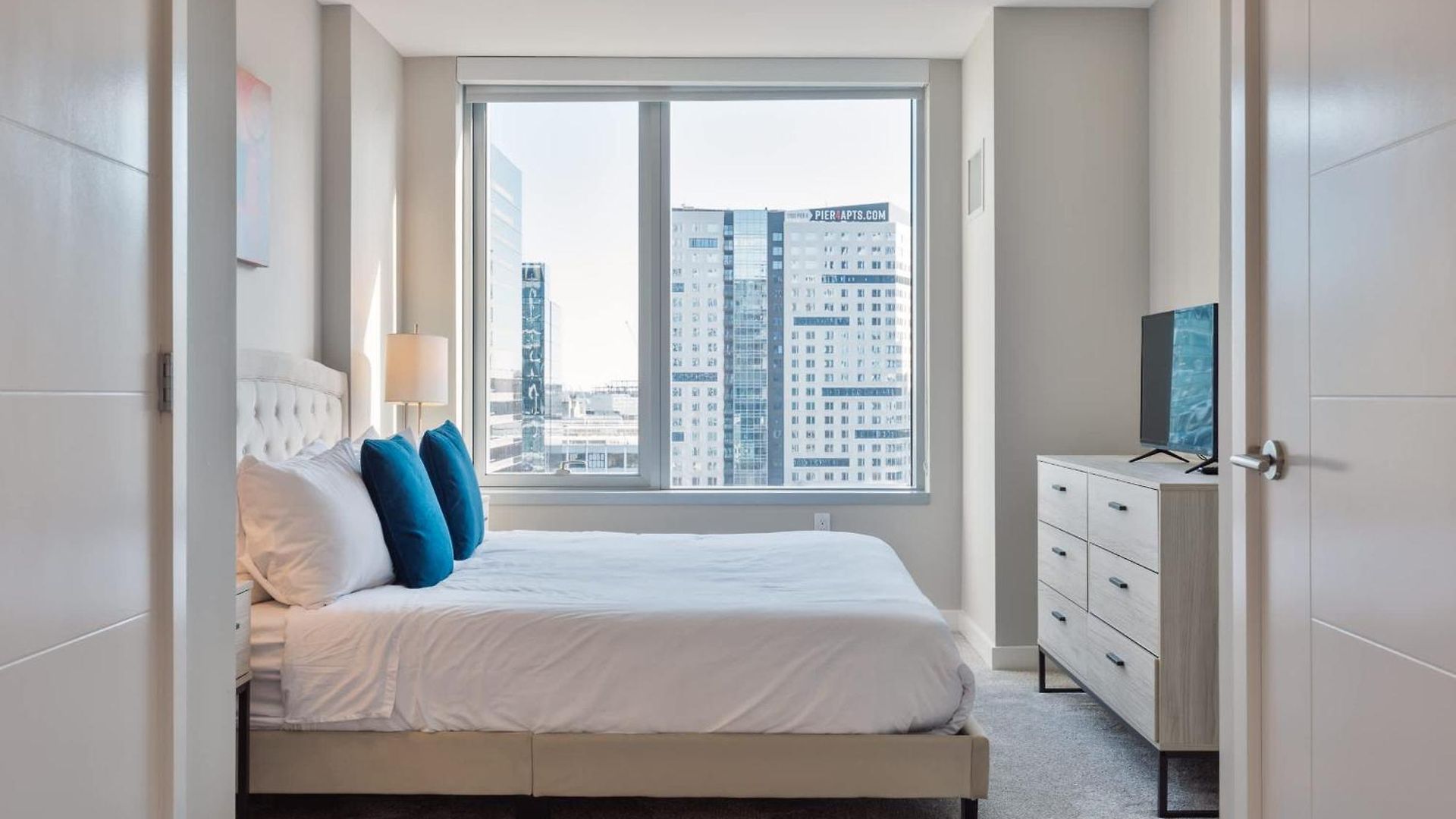 Private Downtown Near Harbor *