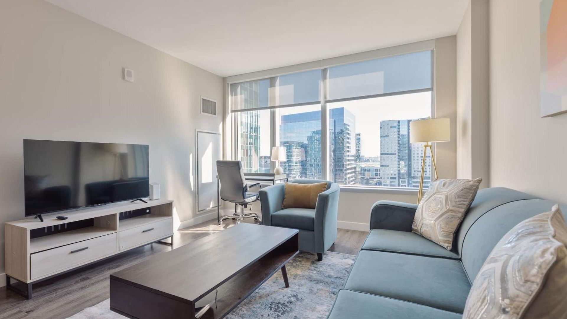 Private Downtown Near Harbor Apartment *