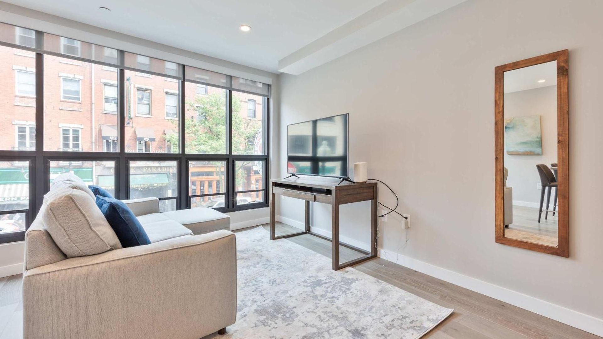 Luxury 2br North End Retreat Apartment
