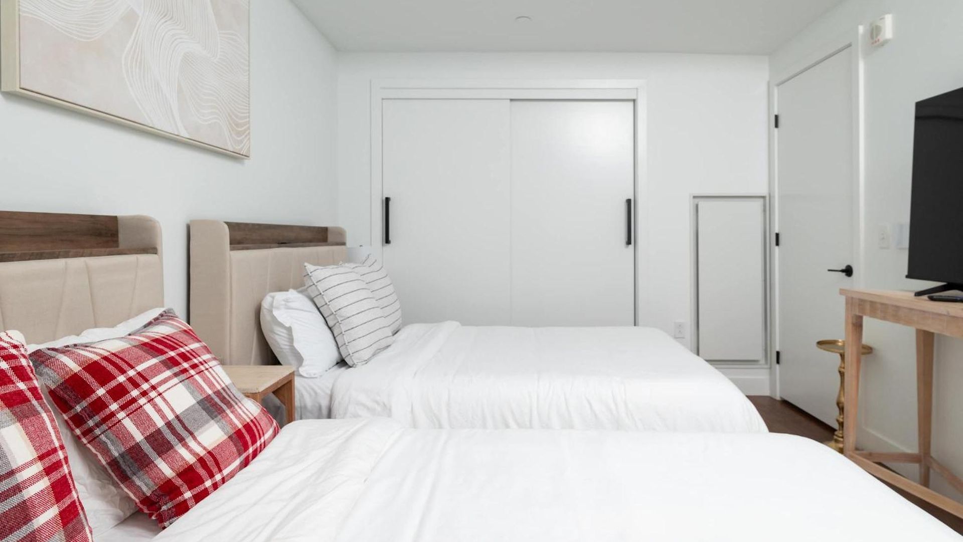 Apartment Back-bay Upscale Rooftop & Parking