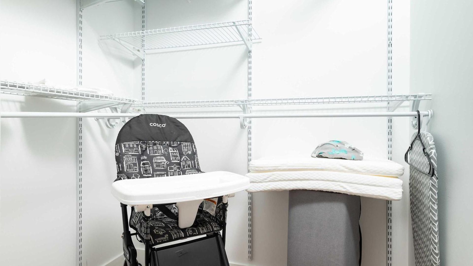 Back-bay Upscale Rooftop & Parking Apartment *