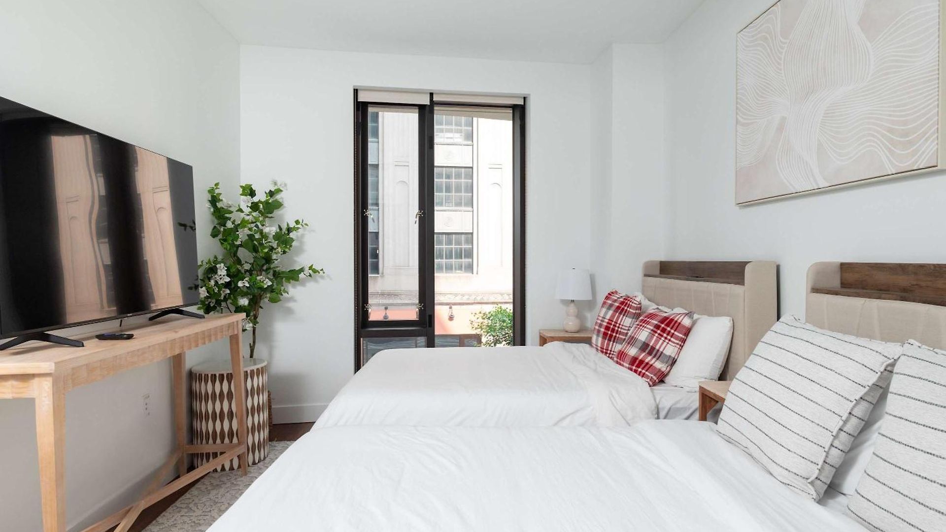 Back-bay Upscale Rooftop & Parking *