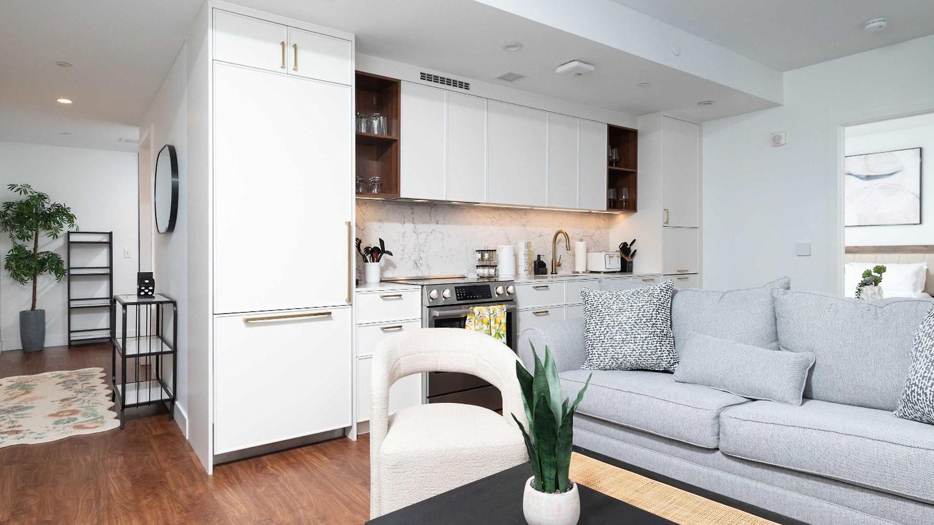 Back-bay Upscale Rooftop & Parking