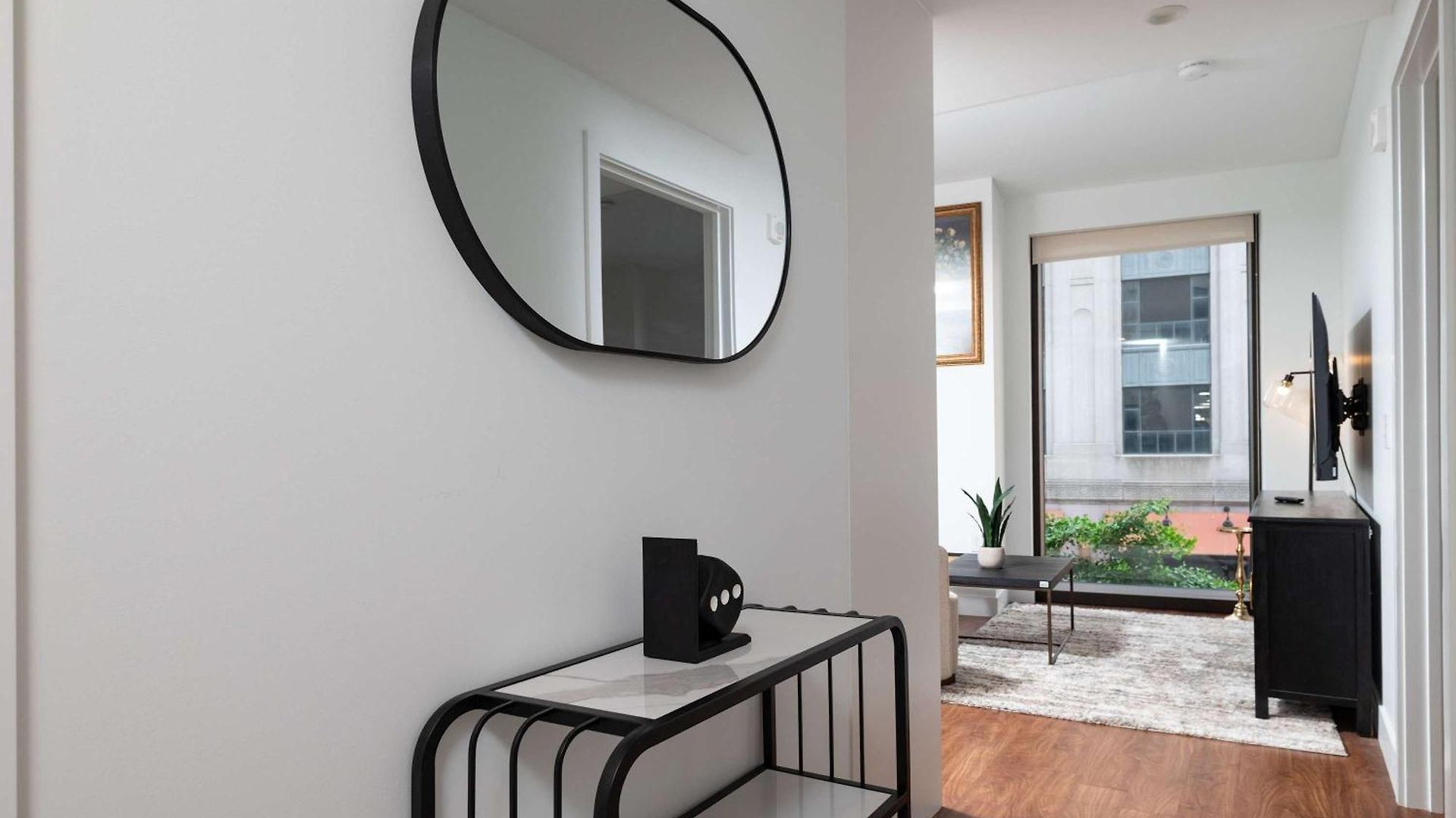 Apartment Back-bay Upscale Rooftop & Parking