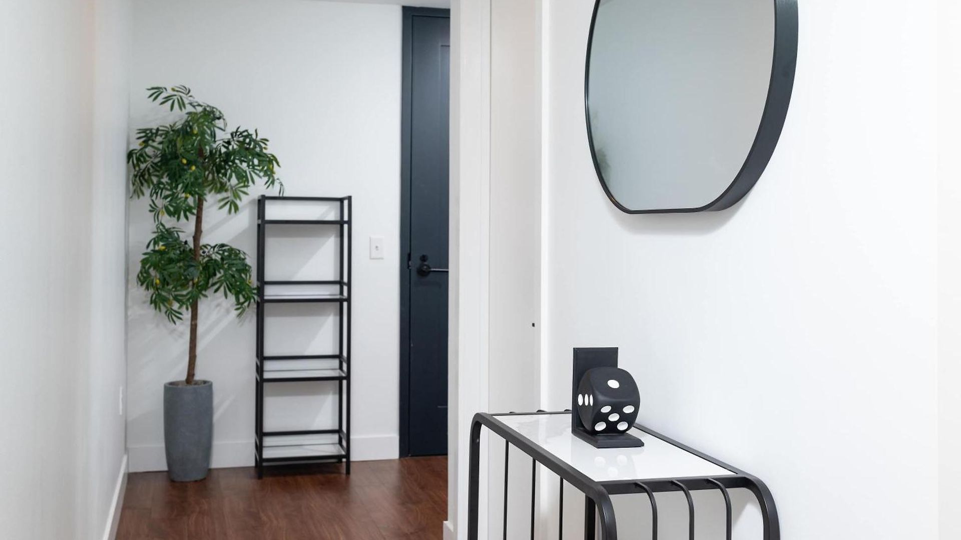 Apartment Back-bay Upscale Rooftop & Parking *