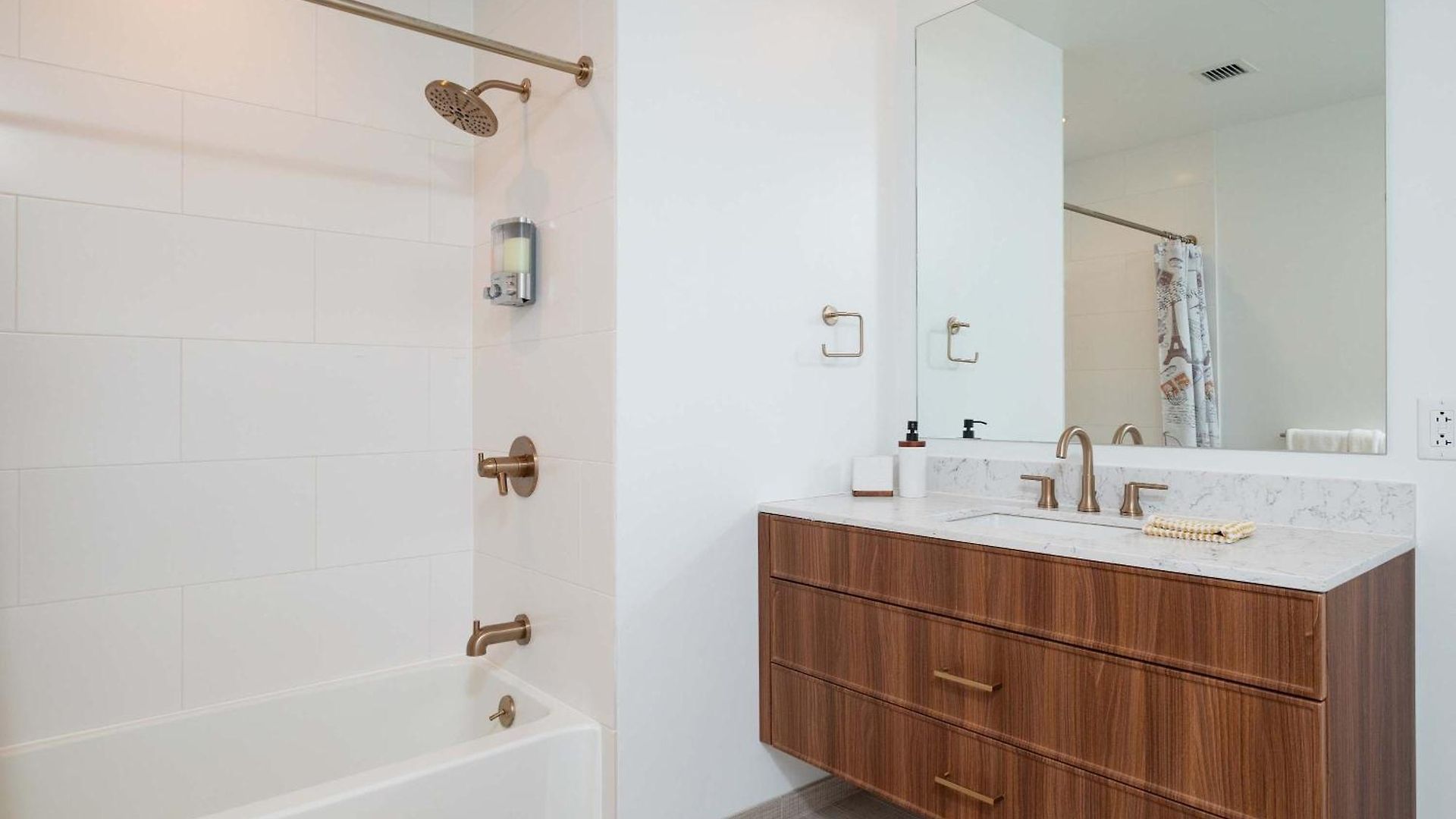Apartment Back-bay Lux 2br With Rooftop And Parking Boston