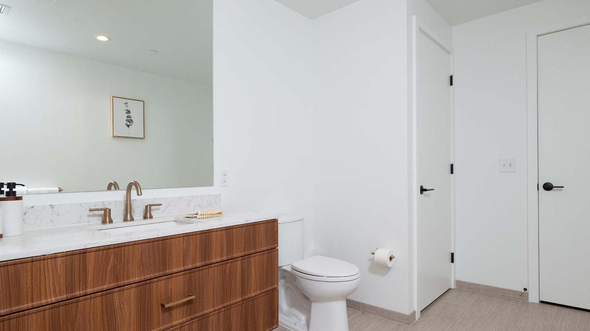 Back-bay Lux 2br With Rooftop And Parking Apartment